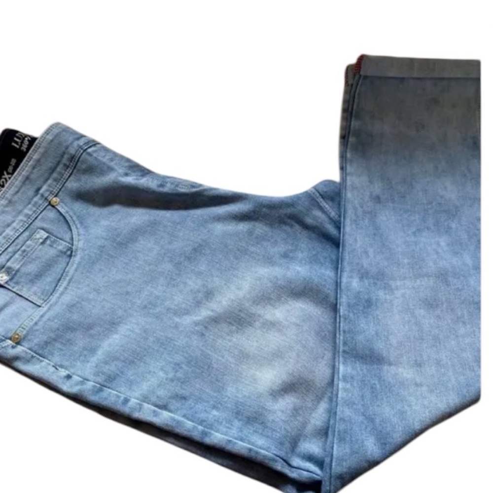 Women’s Peter Nygard Luxe Denim 360*/ 4 Way Stretch Capri. Size X-LARGE (18-20)